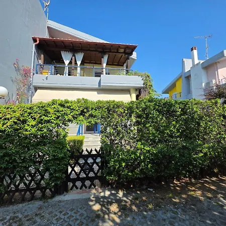Villa Gardens Beach Villa, Pefkochori *