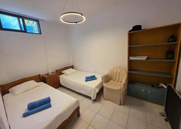 Vila Gardens Villa, *