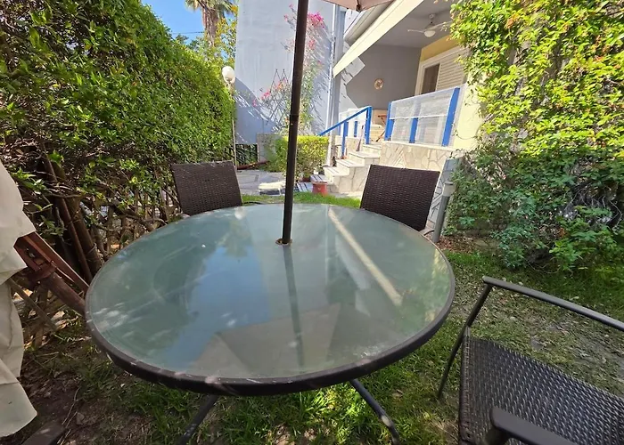 Gardens Villa, *