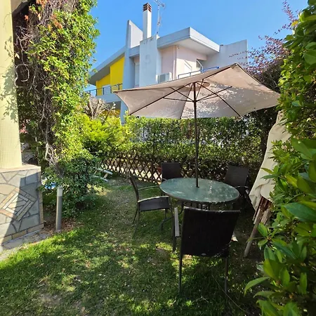 Gardens Villa, Пефкохори