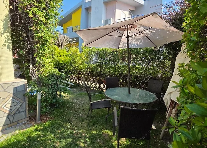 Gardens Villa, Pefkochori